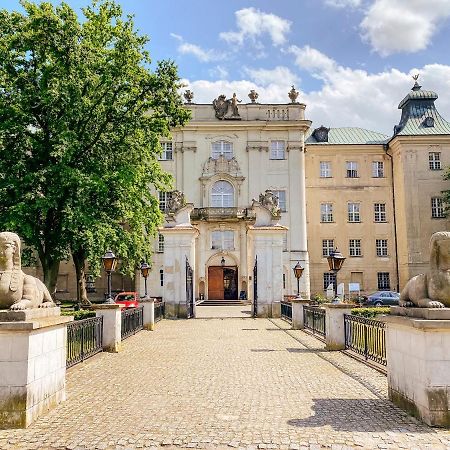 Hotel Zamek Krolewski W Rydzynie 리드지나 외부 사진