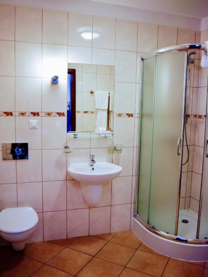 Hotel Zamek Krolewski W Rydzynie 리드지나 외부 사진